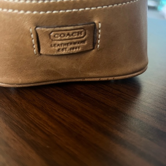 Coach Vintage (2004) Elegant Brown Leather Tote Bag - Picture 8 of 8